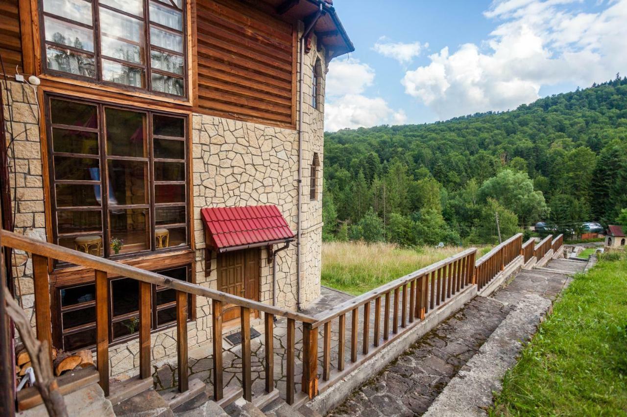 Альпина Hotel Yaremche Exterior photo